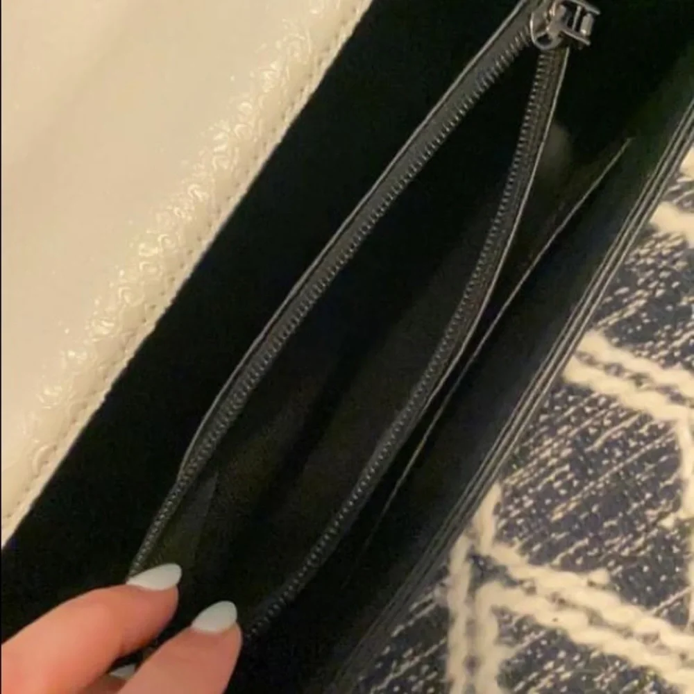 DEEPMEOW - Amazon Off-White Snake Print Crossbody Bag - Picture 4 of 5